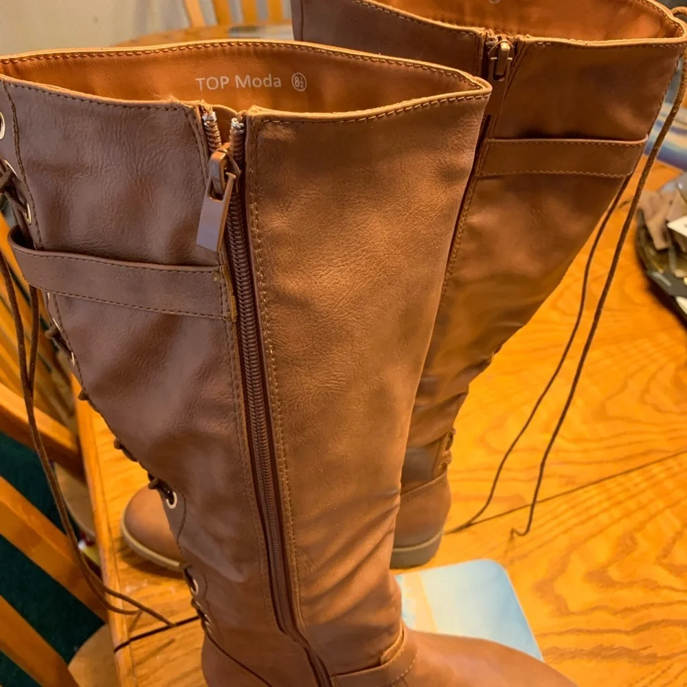 Top Moda Gliding Back Lace-Up Riding Boot - Picture 4 of 8